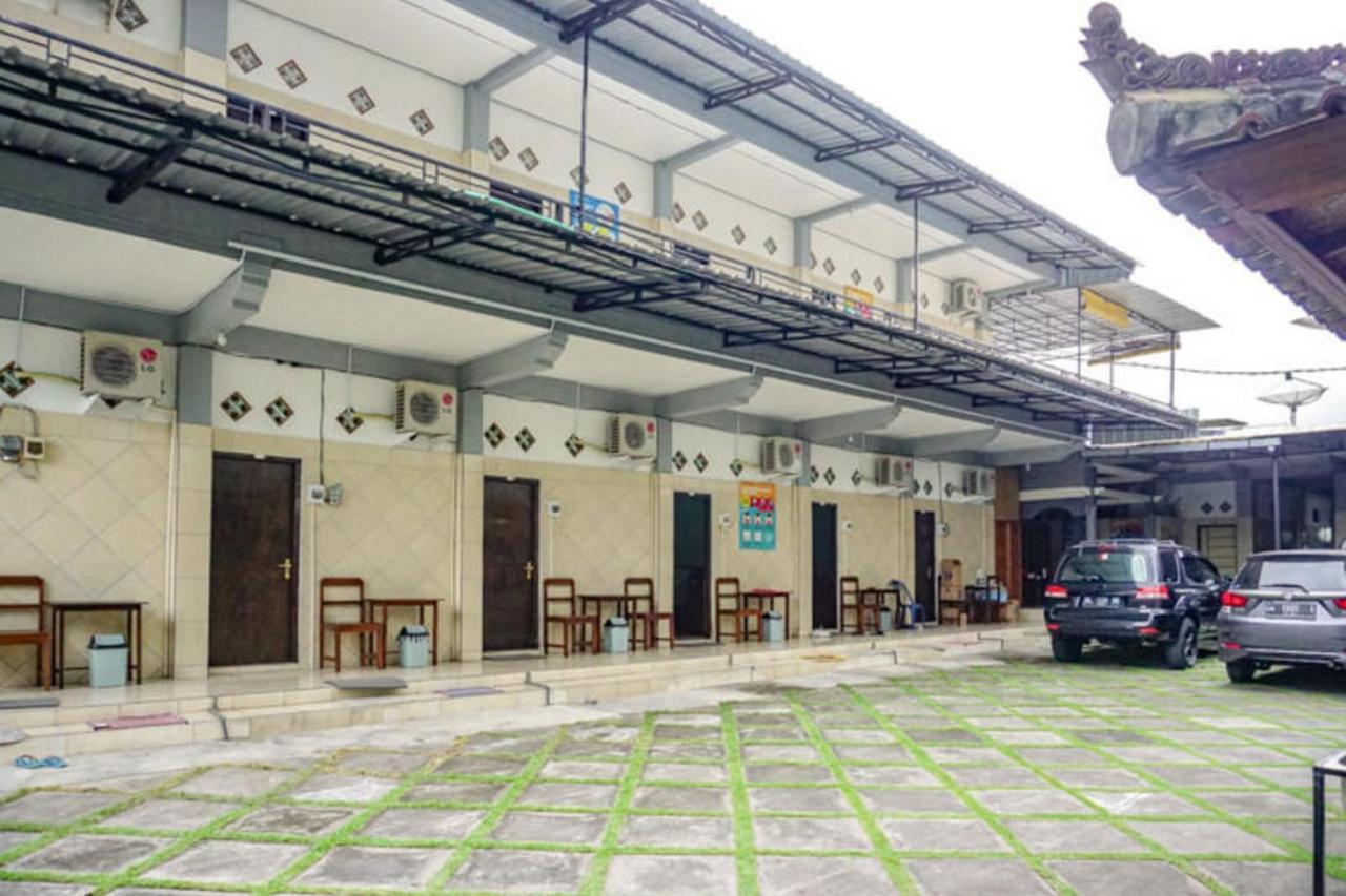 Reddoorz Near Penimbangan Beach Singaraja Exterior photo